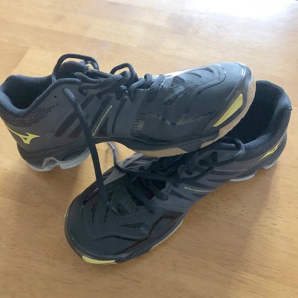 Mizuno Wave Lightning Z Women's Volleyball Shoe - Picture 1 of 2